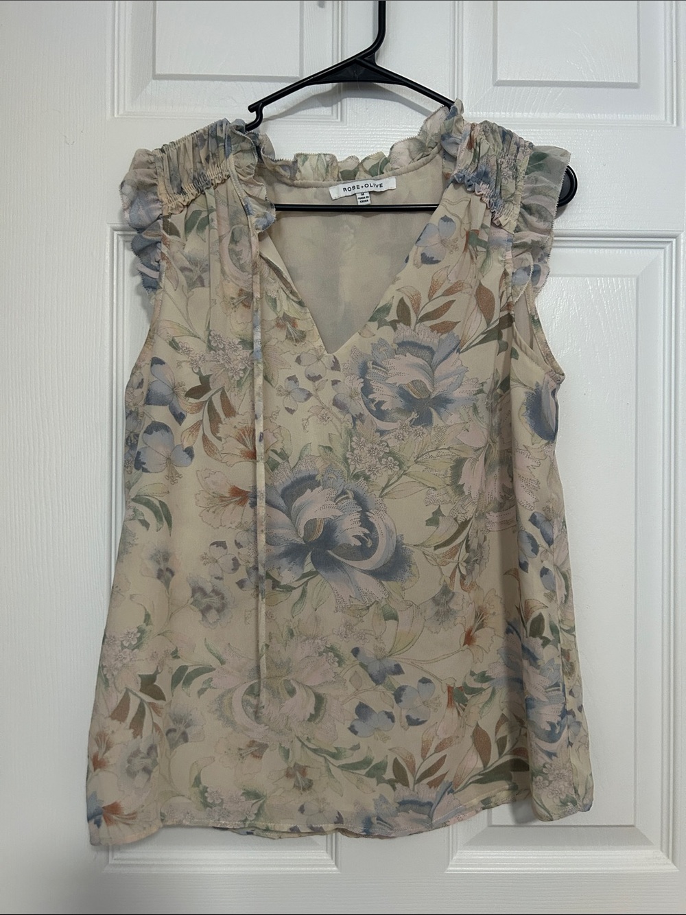 Rose & Olive Cream Floral Ruffle-Neck Sleeveless Camisole